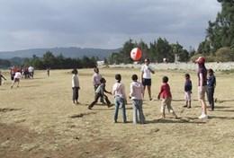 Sports School Sports volunteers in Ethiopia coach local school children and help to improve their fitness.